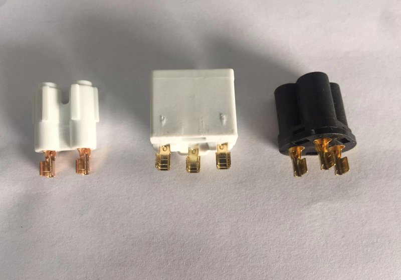 <b>一体式内架插头</b>